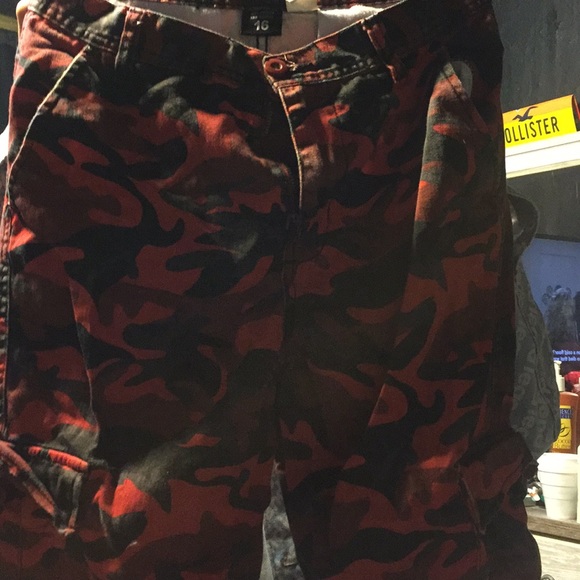 Other - A long red / black army pants